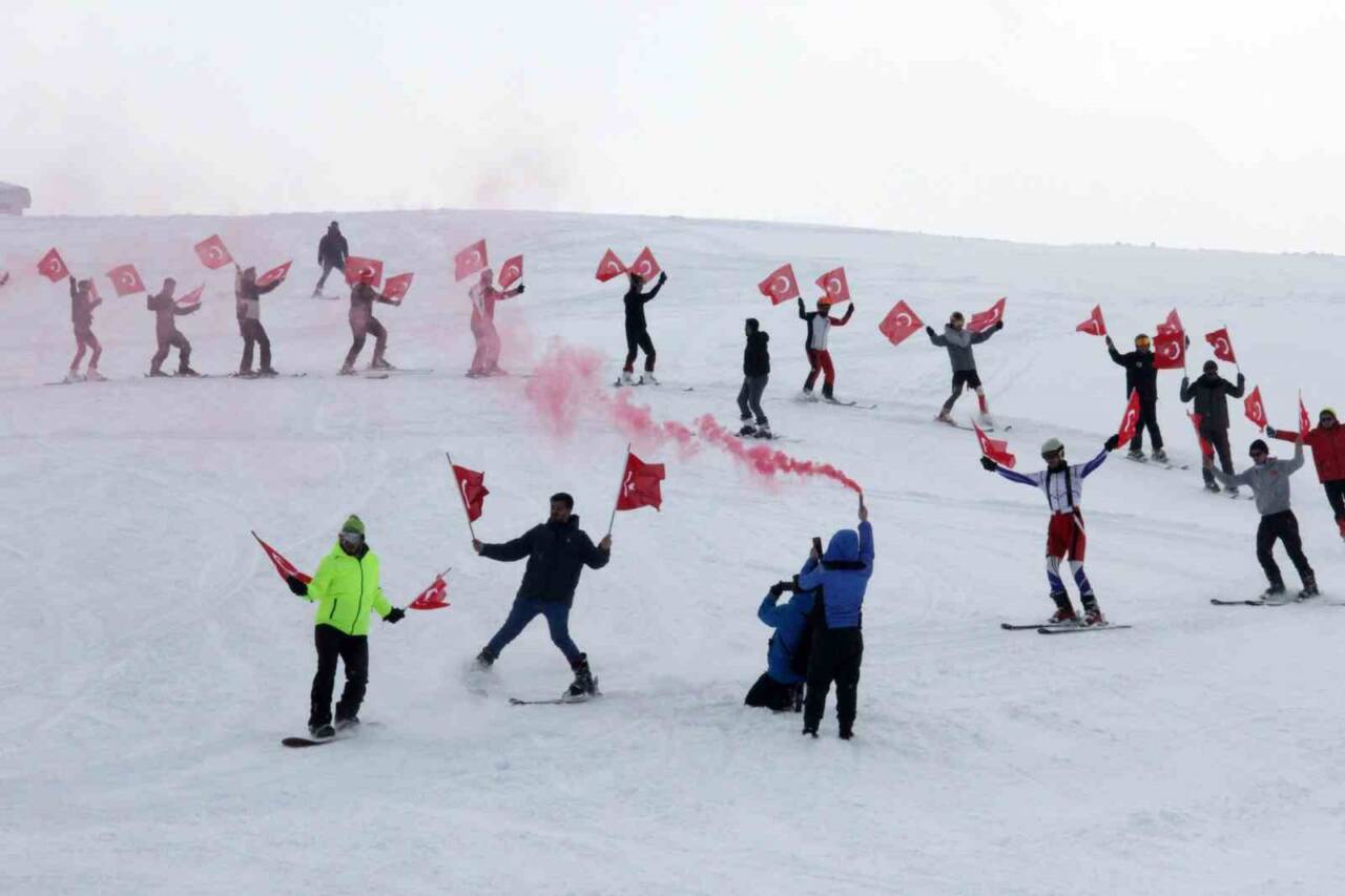 Bitlis’te 4. Kar Festivali renkli görüntülere sahne oldu