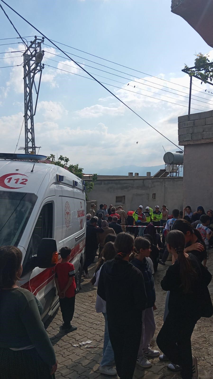 Kilis'te geri manevra yapan uzman çavuş, hamile eşine çarparak ölümüne neden oldu