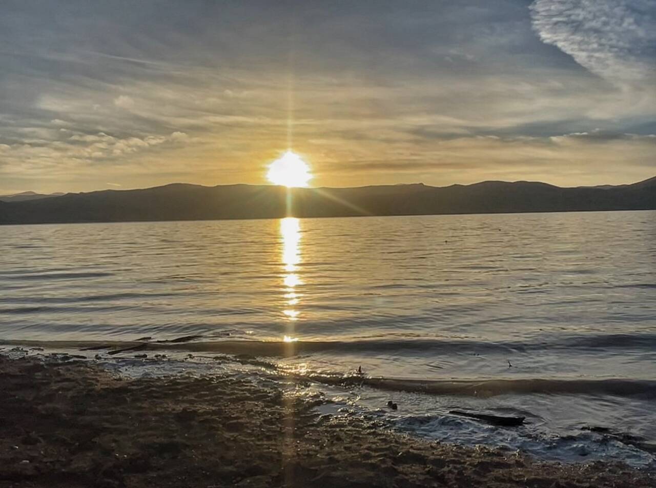 Yazıcı Barajı'nda Güneşin Doğuşu ile Doğanın Eşsiz Görsel Şöleni Ortaya Çıktı