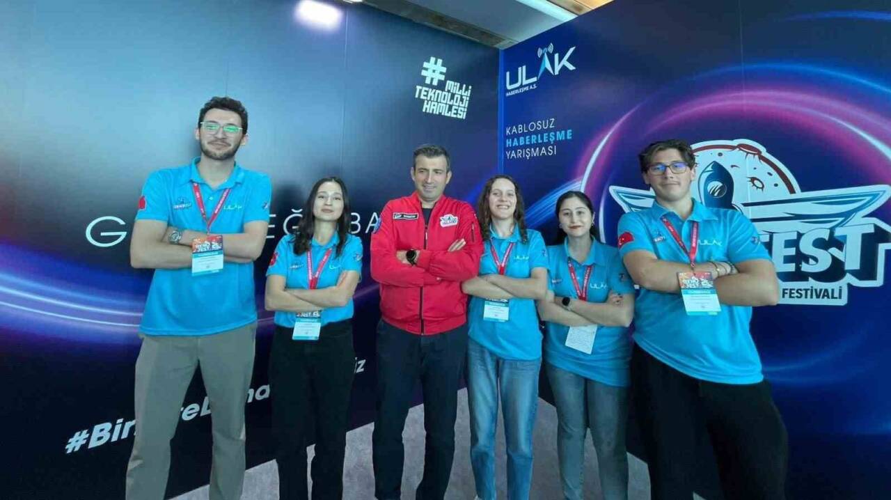 Karabük Üniversitesi'nin Partech Takımı, TEKNOFEST'te 'En İyi Takım Ruhu' Ödülünü Kazandı