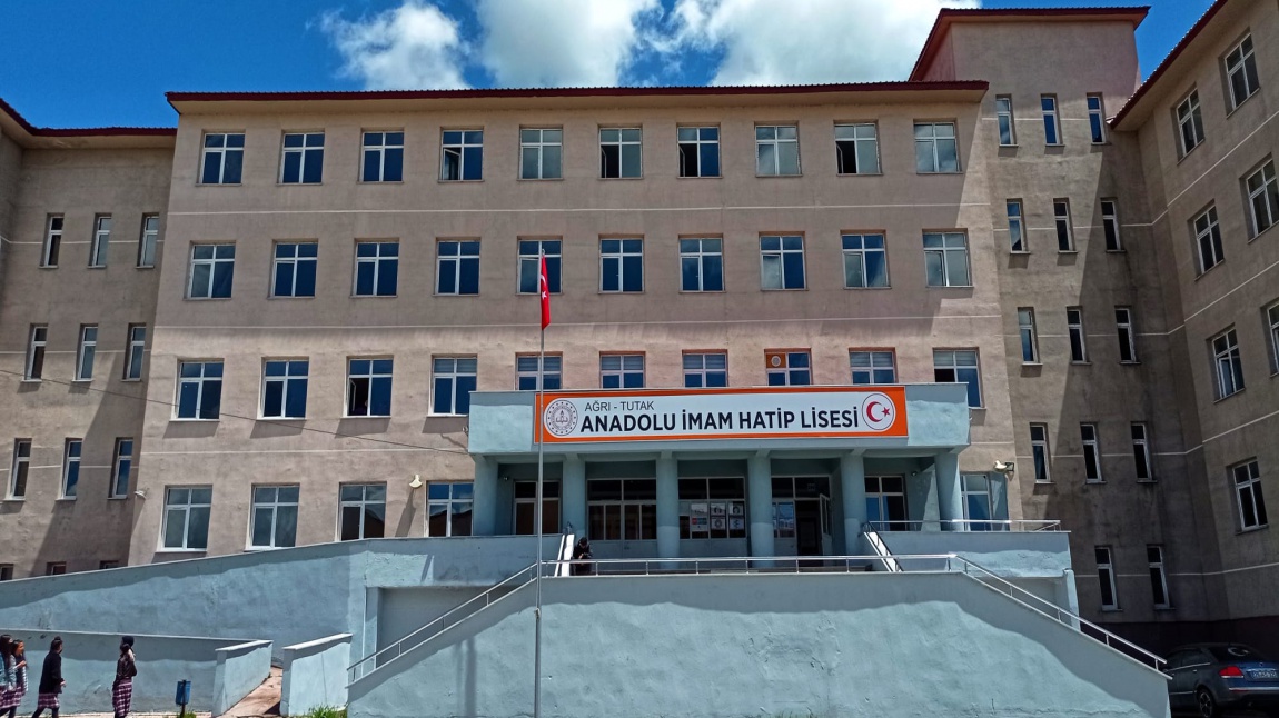 Tutak Anadolu İmam Hatip Lisesi Öğrencilerinden Namazla Alay Edilen Akıma Anlamlı Tepki