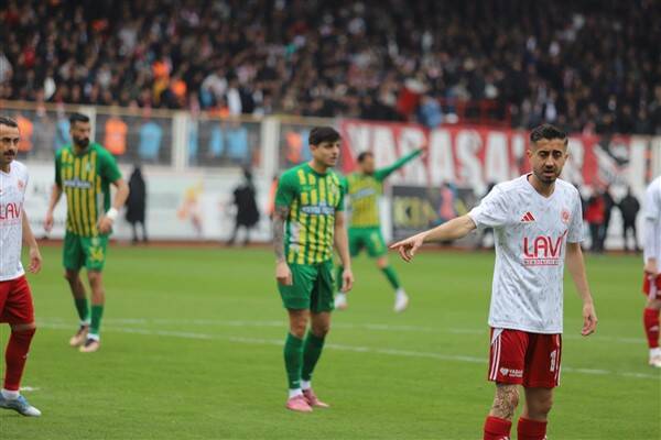 BATMAN PETROLSPOR, ŞANLIURFASPOR’U 2-1 MAĞLUP EDEREK PUANINI ARTTIRDI!