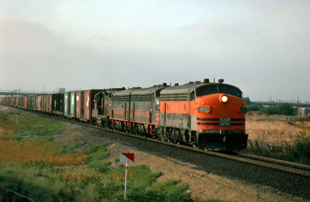 Petrol Krizine Karşı Elektrikli Raylı Sistem