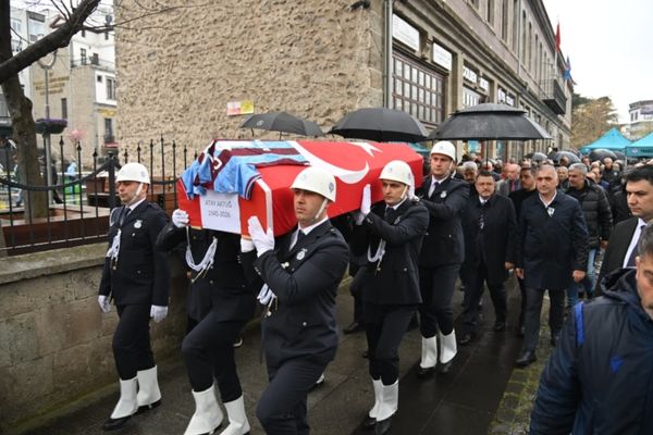 Atay Aktuğ için Trabzon’da tören düzenlendi