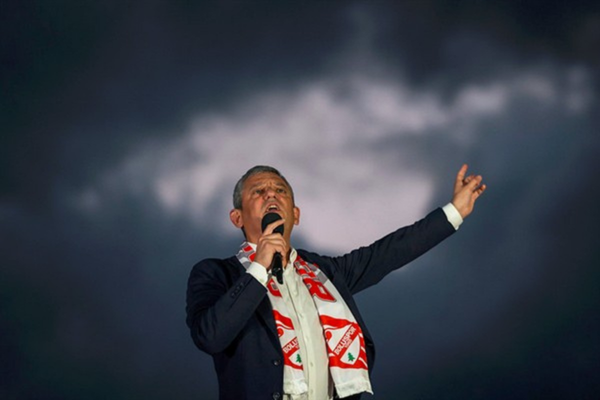 Özel, Doruk Madencilik işçilerini ziyaret etti