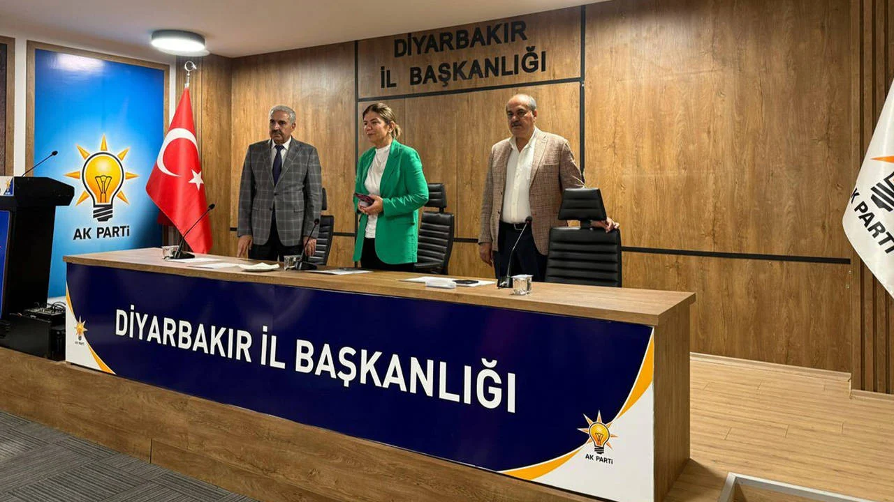 AK Parti Diyarbakır'da görev değişikliği sonrası istifa