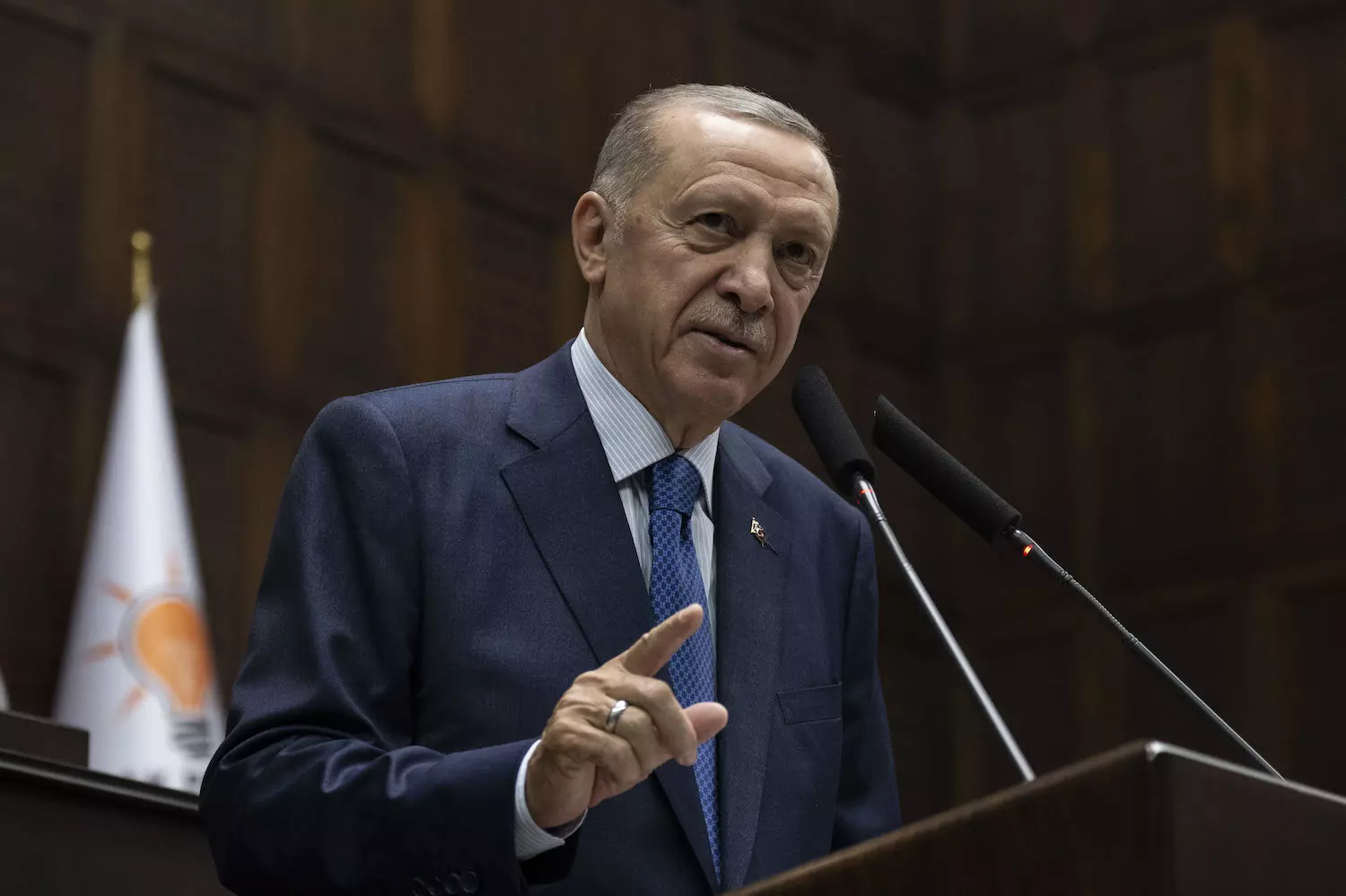 Erdoğan'dan CHP çıkışı: "Genel başkanlık koltuğunu kimin işgal ettiği bizim için önemli değil"
