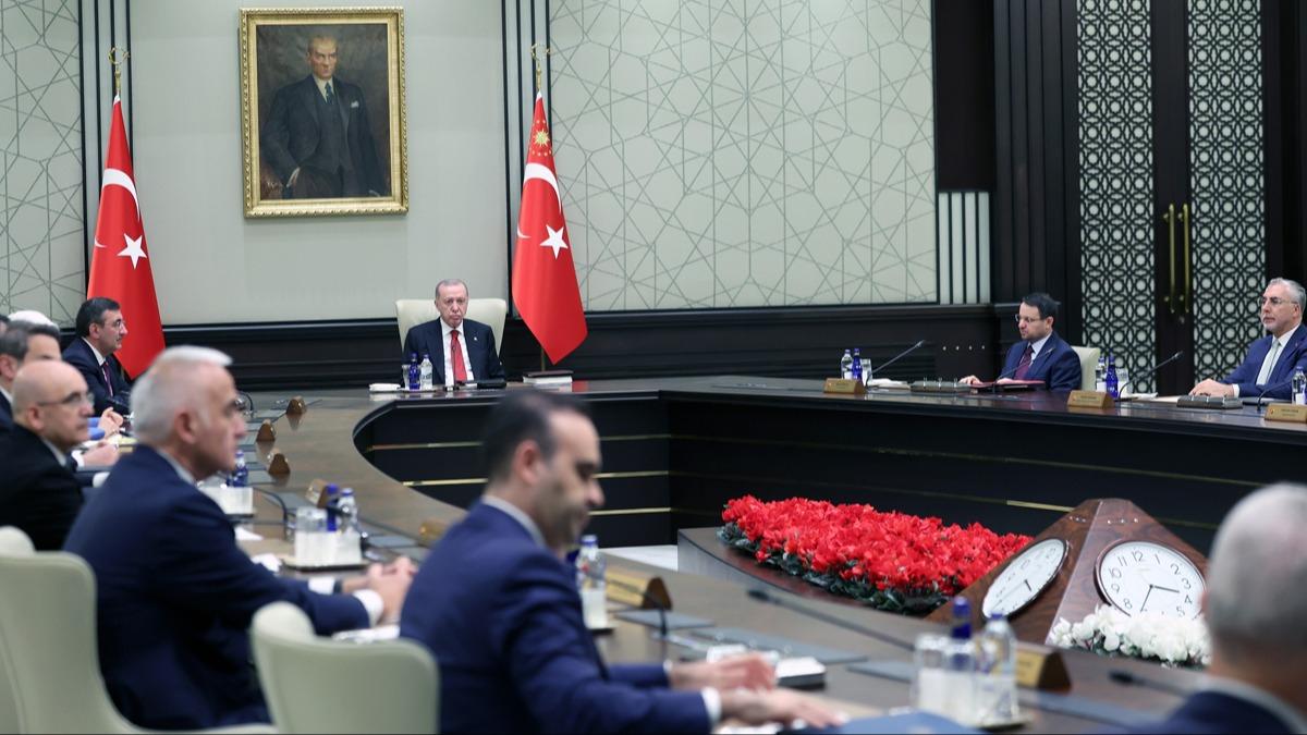 Cumhurbaşkanlığı Kabinesi toplandı! Gözler Erdoğan'ın açıklayacağı kritik kararlarda