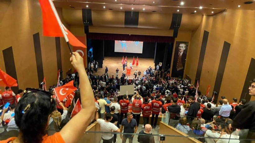 Gürsel Tekin'den 'figüran' iddialarına suç duyurusu