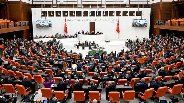 Öğrenci affında kapsam değişti: Askeri okullar hariç