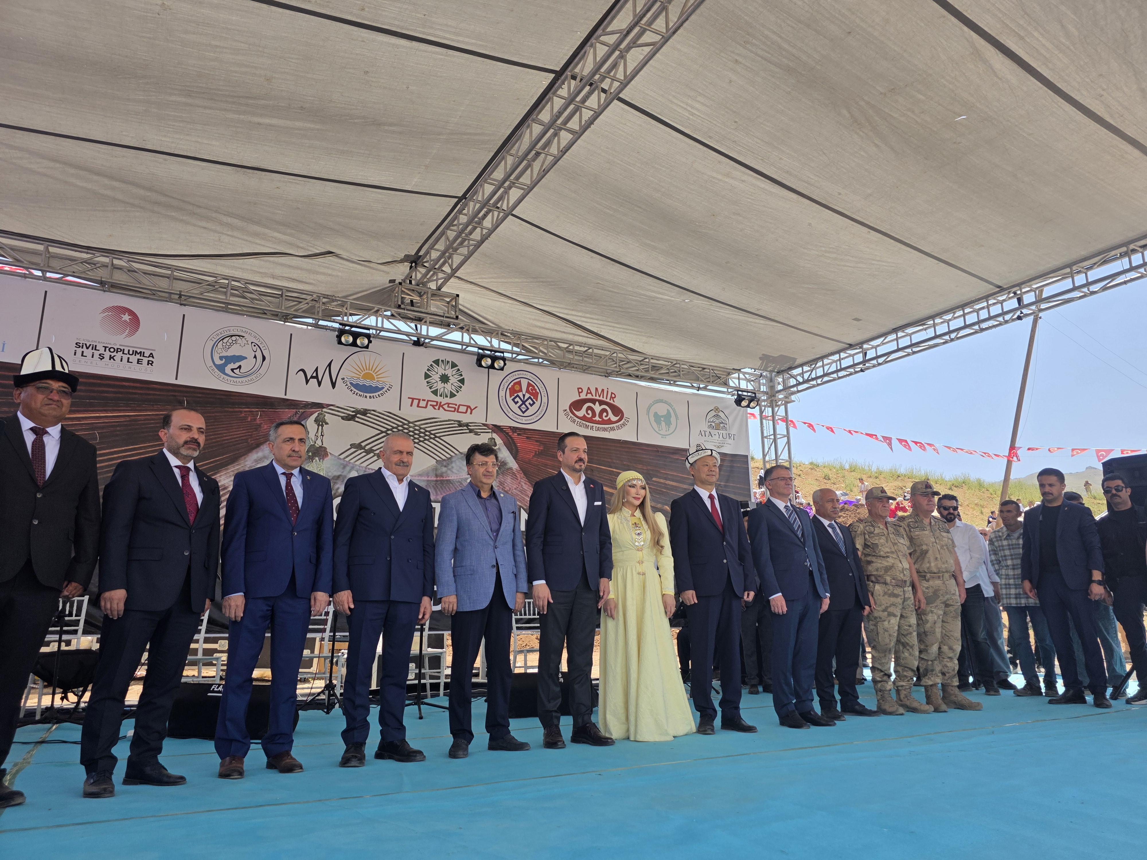 Ulupamir Kültür Şöleni Van'da Kırgız Türklerini Buluşturdu