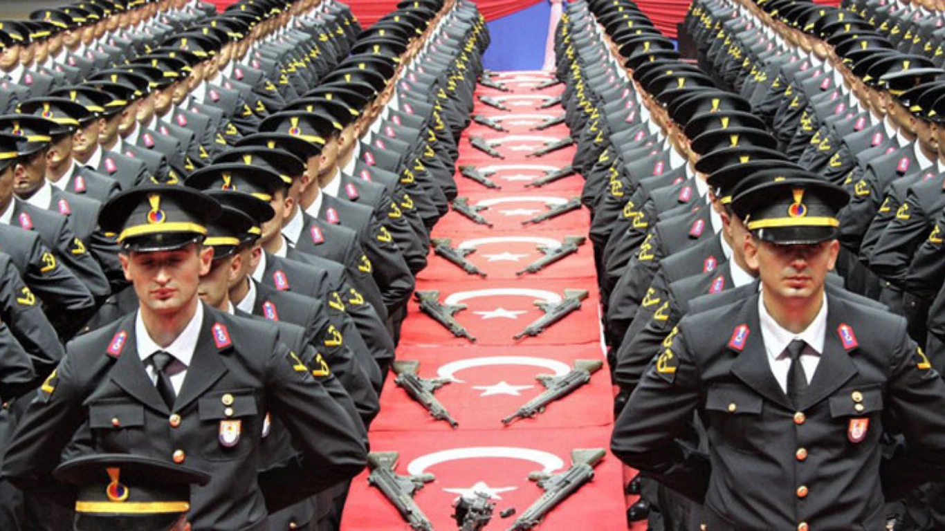 Uzman Erbaş, Sözleşmeli Er ve Subaylar İçin Yeni Dönem: Düzenleme Resmi Gazete'de Yayımlandı
