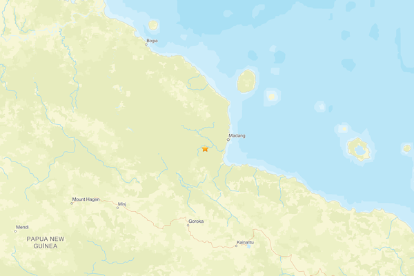 Papua Yeni Gine'de deprem