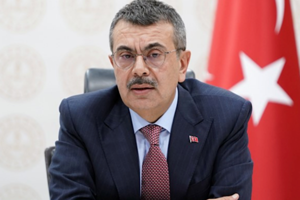 Tekin: Gençlerimizin toplumsal meselelere duyarlılığı maarif davamızın temel hedefidir
