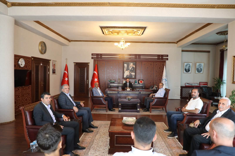 Cemal Macit ve Beraberindeki Heyetten Kaymakam Ahmed Çelik’e Ziyaret