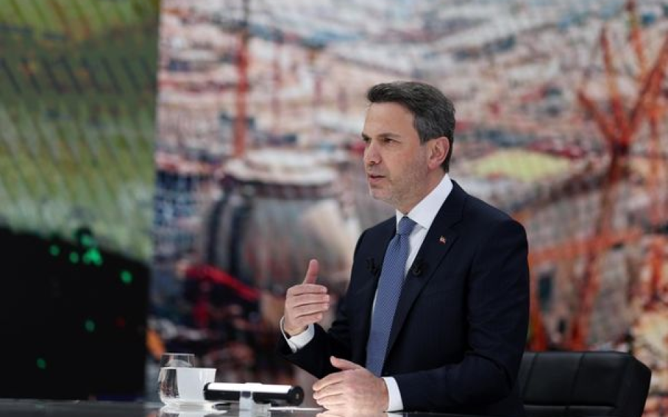 Bayraktar: Doğal gaz geçişinde Hürmüz’ü kullanmıyoruz