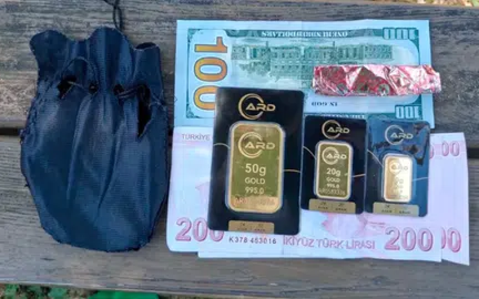 Beykoz'da örnek davranış: Plajda bulduğu yaklaşık 500 bin liralık altını sahibine teslim etti