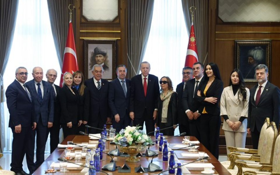 Cumhurbaşkanı Erdoğan, Türk Demokrasi Vakfı heyetini kabul etti