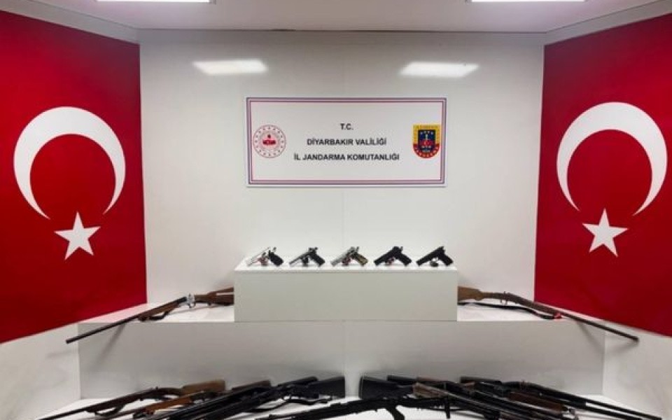 Diyarbakır’da ruhsatsız silah operasyonu