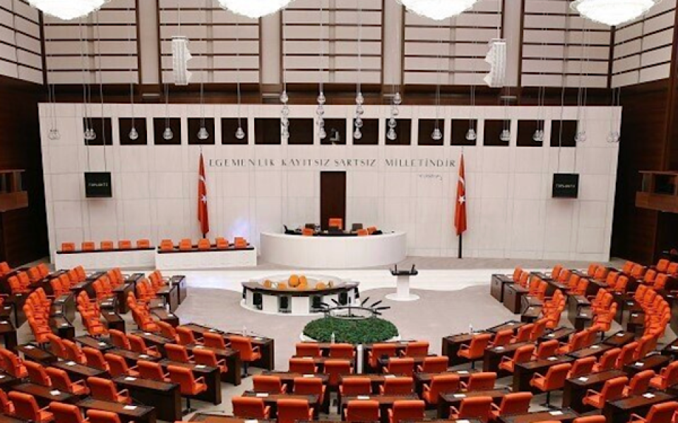 Doğum izni ve dijital platformlara yönelik düzenlemeler TBMM’de kabul edildi