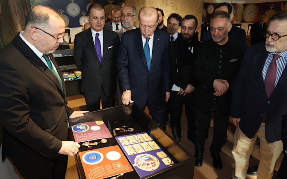 Erdoğan, Muhteşem Cep Saatleri Koleksiyonu Sergisi'ni ziyaret etti