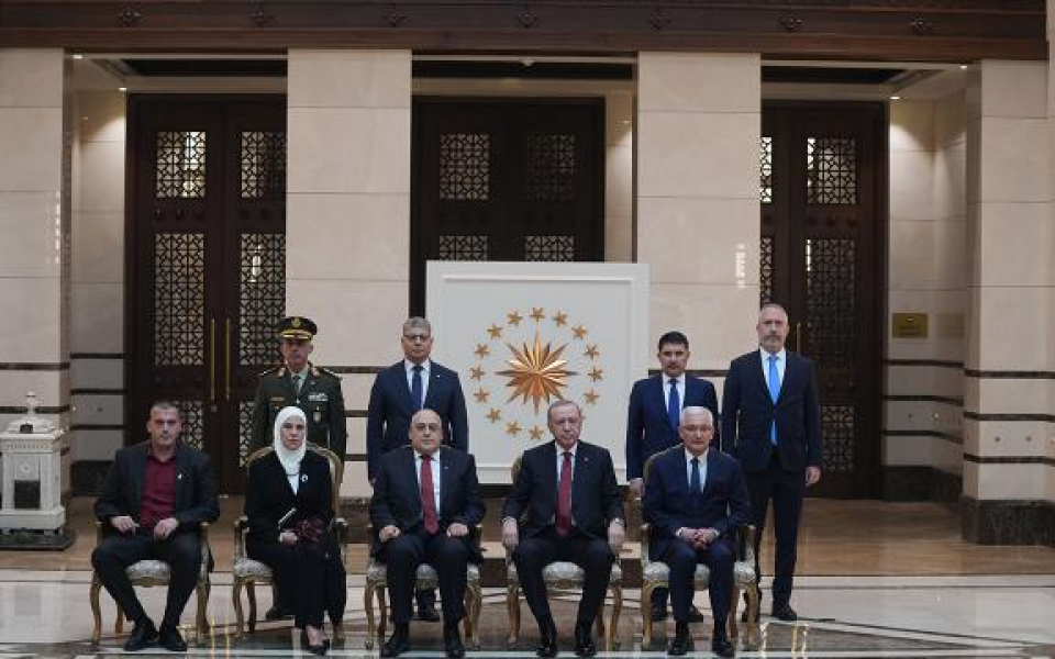 Erdoğan’a 5 Ülkenin Büyükelçisinden Güven Mektubu
