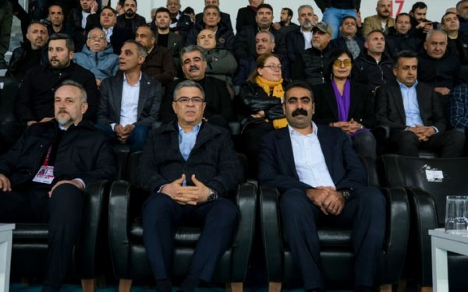 Eşbaşkanlar, Amedspor’u tribünden takip etti