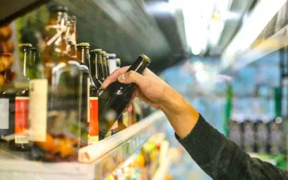İçki satışına yeni sınırlama: Resmi Gazete’de yayımlandı