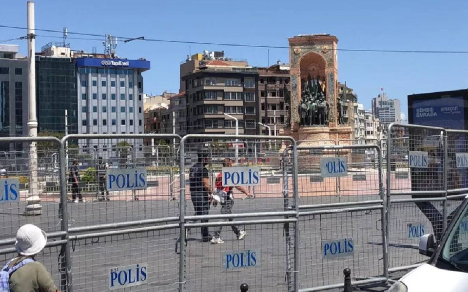 İstanbul'da Onur Yürüyüşü öncesi geniş yasak: Metro istasyonları kapatıldı
