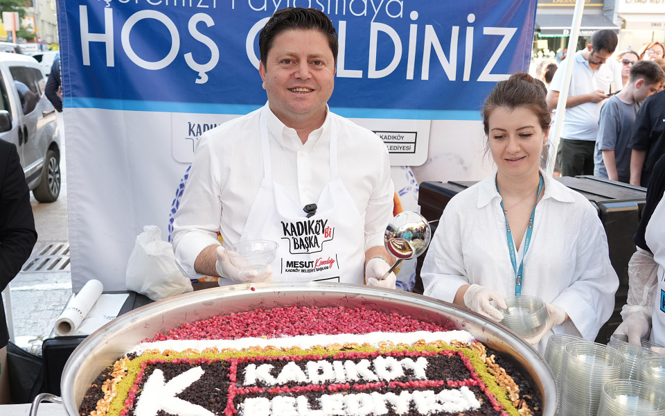 Kadıköy'de 21 mahallede 5 gün boyunca aşure ikramı