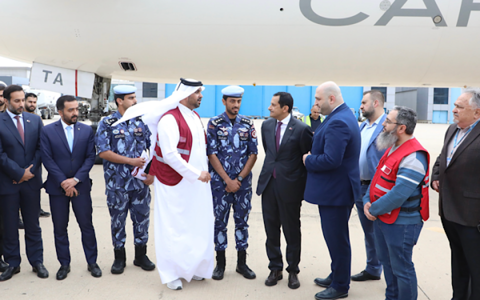 Katar’dan Lübnan’a 100 tonun üzerinde insani yardım gönderildi