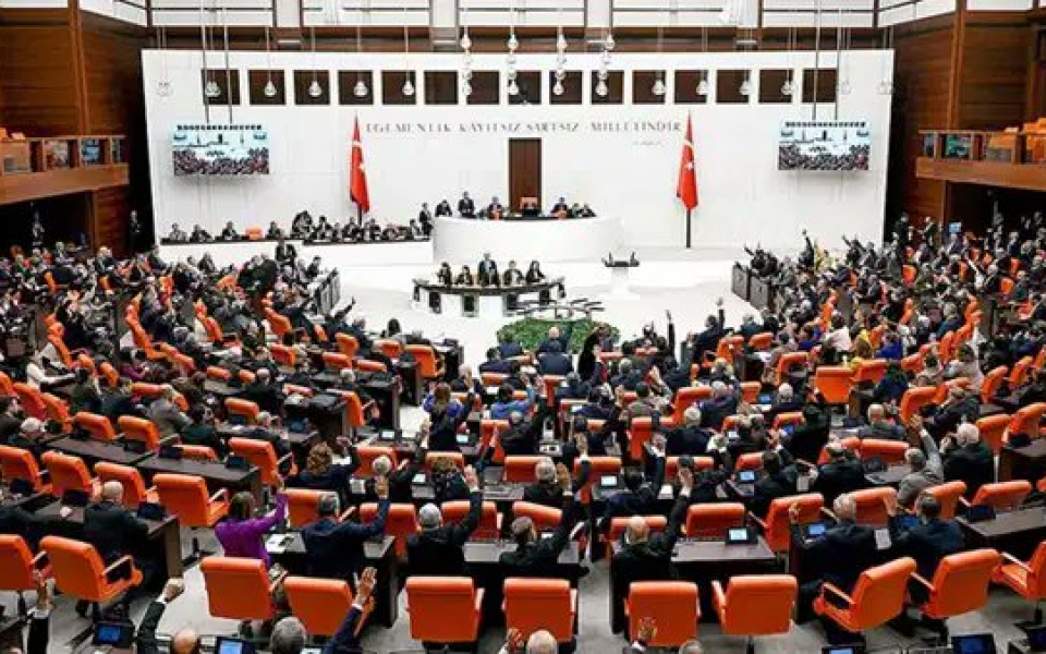 Öğrenci affında kapsam değişti: Askeri okullar hariç
