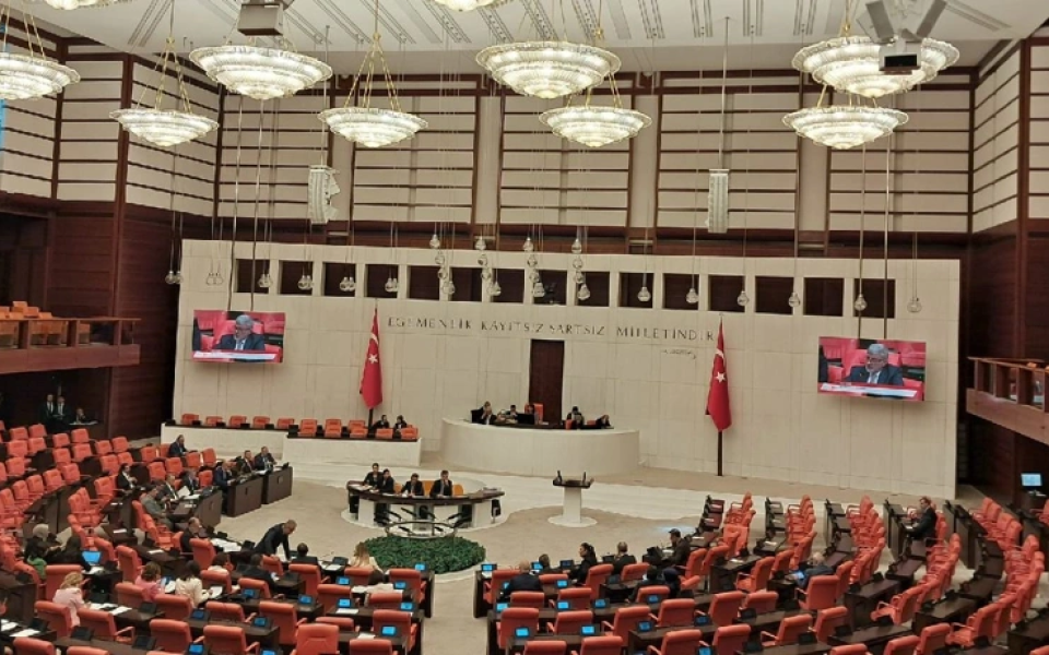 Öğretmenlerle ilgili araştırma önergesi Meclis'te reddedildi