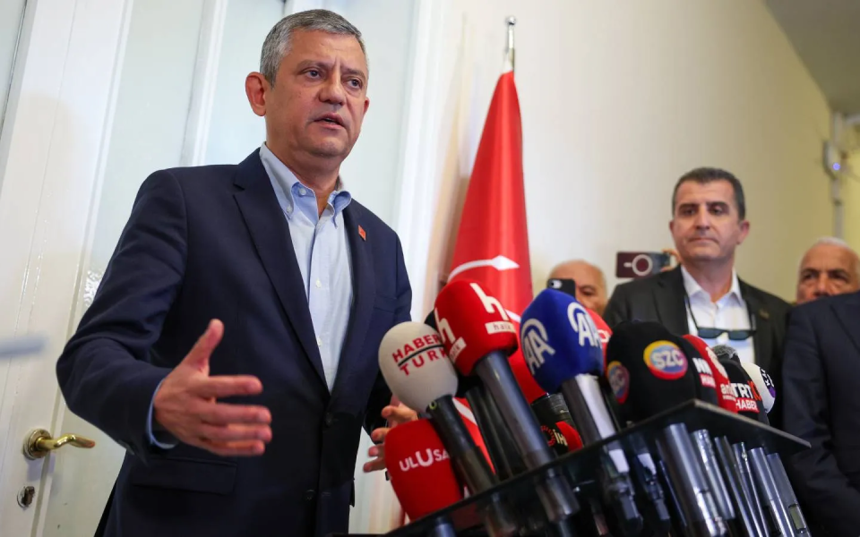 Özgür Özel’in Manisa’daki ekibine gözaltı operasyonu