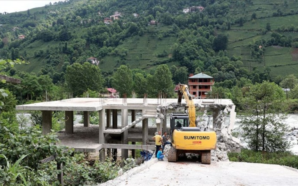 Resmi Gazete’de yayımlandı: Kaçak yapılara su ve elektrik yasağı