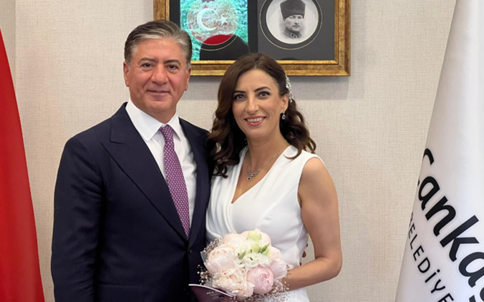 TBMM'de Bir İlk: Murat Emir ile Evrim Rızvanoğlu Evlendi