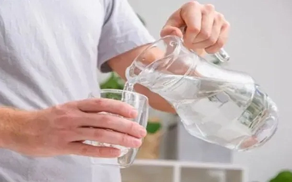 Yaz aylarında sıvı tüketimi böbrek sağlığı için kritik uyarı