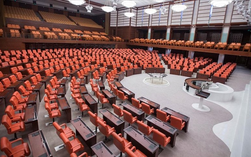 Yeni Parti Sonrası TBMM'de Sandalye Dağılımı Resmen Değişti